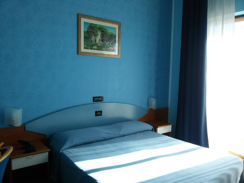 Hotel Ristorante Miramare Marina di Gioiosa Ionica Δωμάτιο φωτογραφία